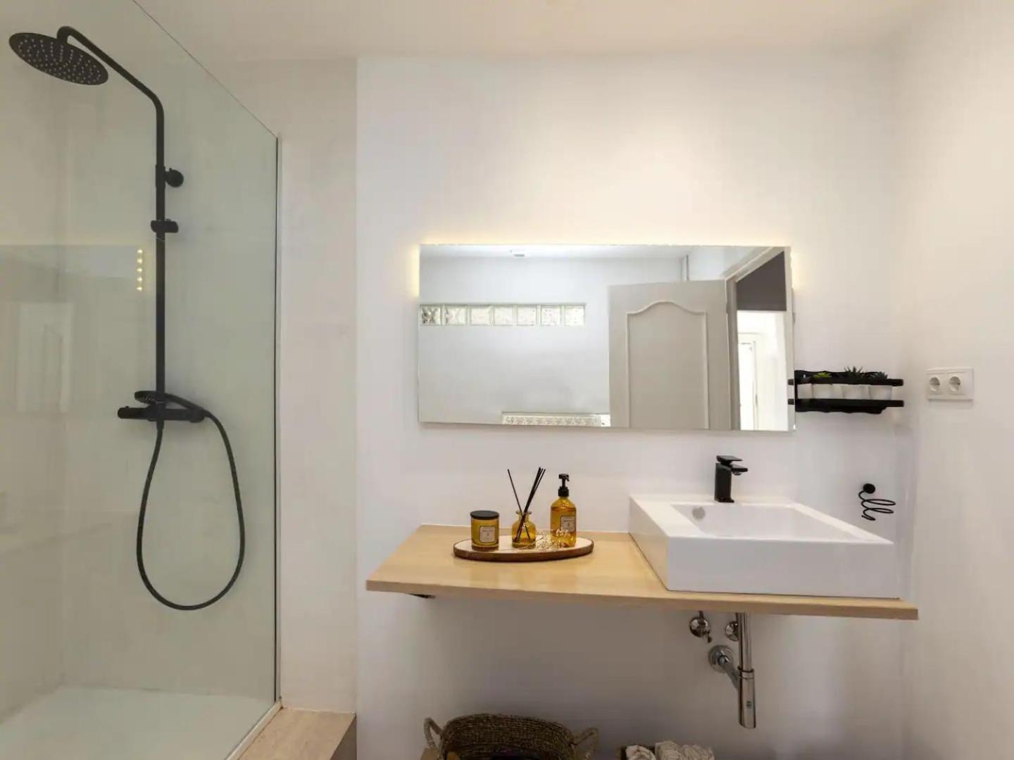 Casa Canyet Con Piscina A Un Paso De Barcelona Y La Playa บาดาโลนา ภายนอก รูปภาพ